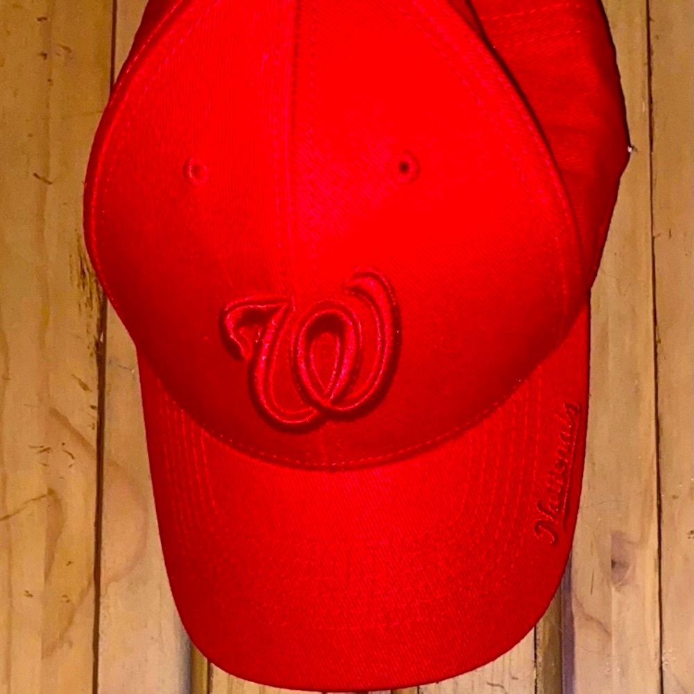 MLB Fan Favorite Washington Nationals Red Adjustable Hat NWOT